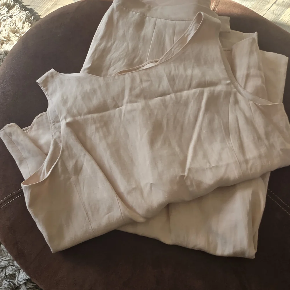 Brooks Brothers Cream Fabric Set - Picture 4 of 5